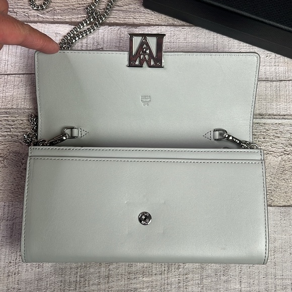 NWT MCM Travia Visetos Wallet on a Chain - Picture 10 of 13